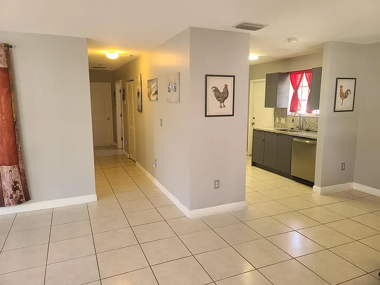 2884 SW 36th Ave — Photo 6