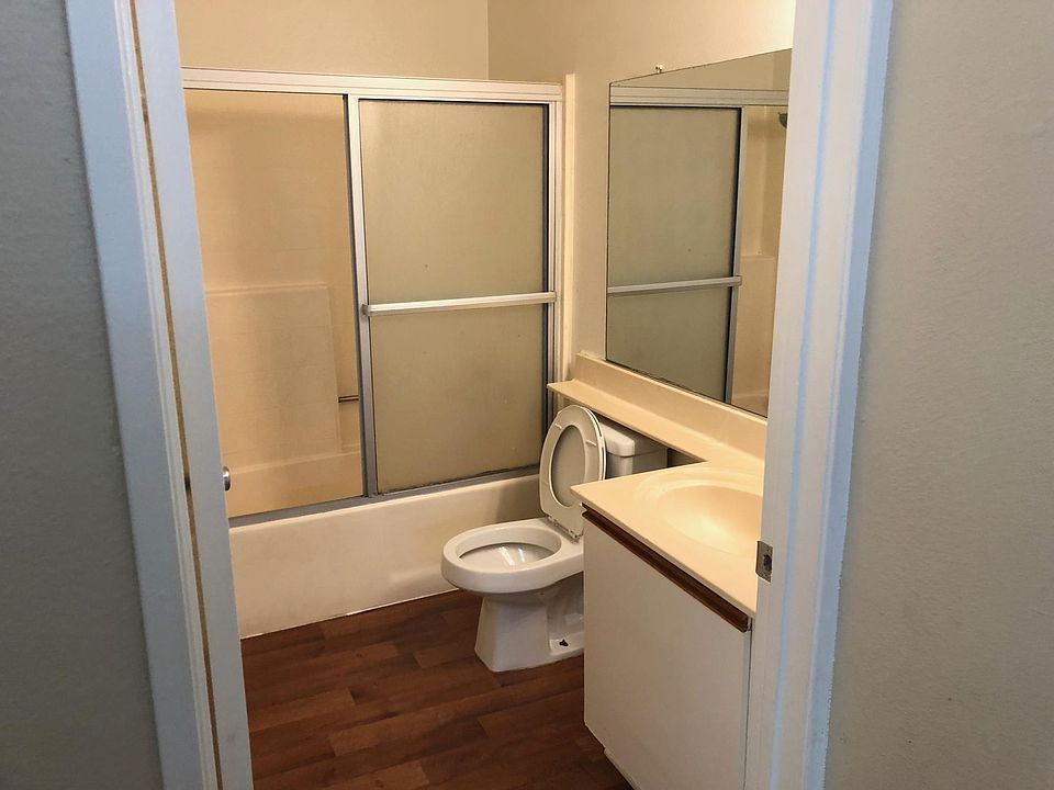 1st image of 411 S Berendo St APT 206