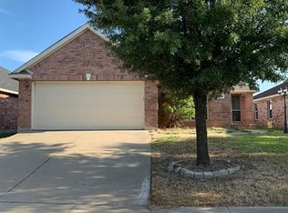 711 W Milton Dr, Arlington, TX 76001