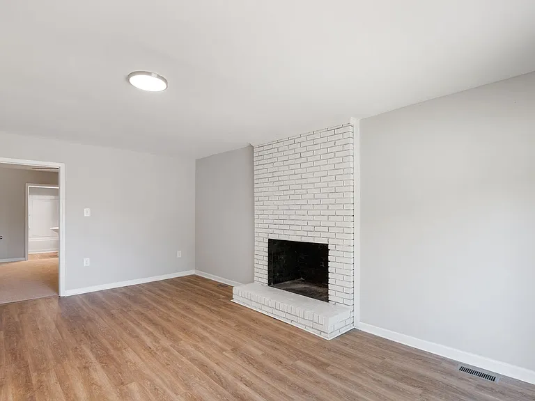102 Burdock Cir — Photo 18