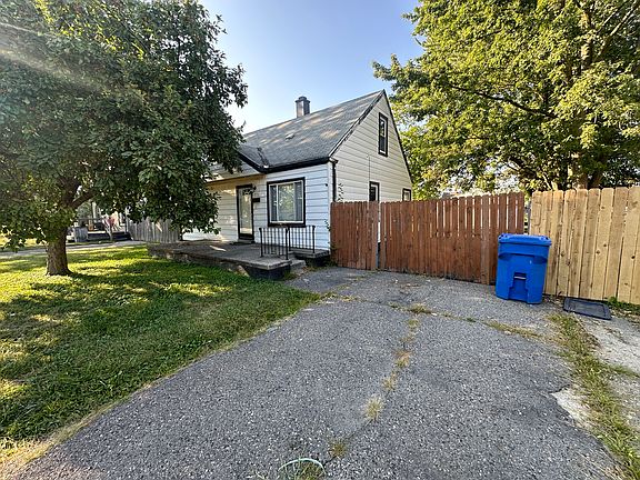 2nd image of 12731 Couwlier Ave