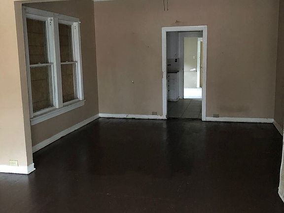 2nd image of 2939 Jackson St