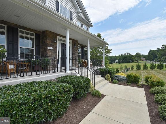 3rd image of 18 Bella Vista Dr.
