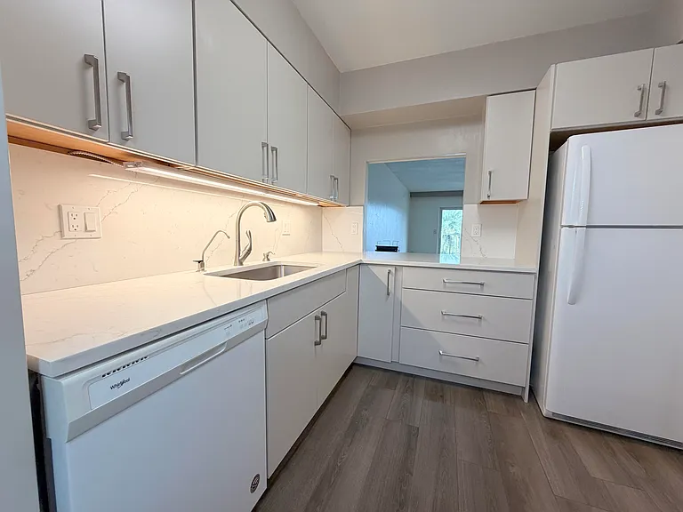 230 N Federal Hwy #305 — Photo 4