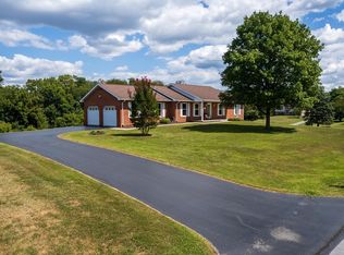 22 Ireland Dr, Falling Waters, WV 25419