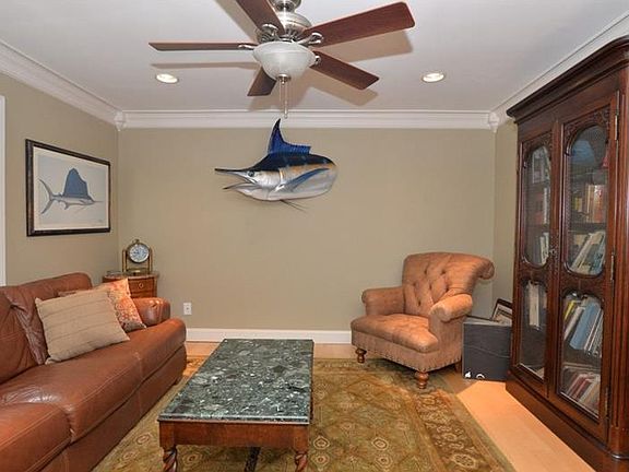 5th image of 1121 Covewood Trl