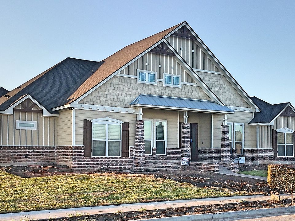 1st image of 449 Stone Manor Dr.