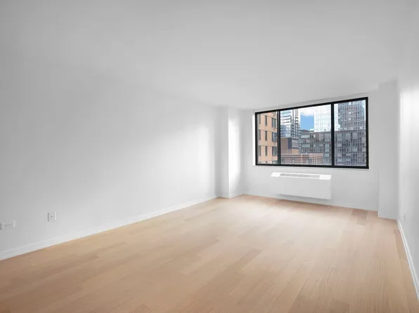 75 West End Avenue image 2 of 30