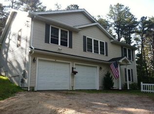 16 Sagamore Dr, Charlestown, RI 02813