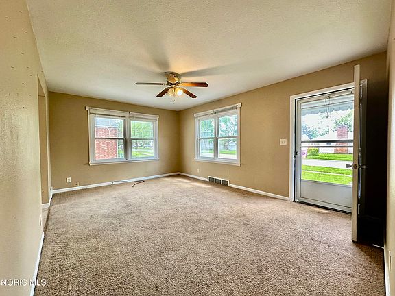 3rd image of 142 Clifton Ave