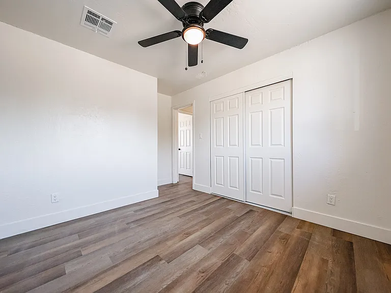 1722 E Atlanta Ave — Photo 3