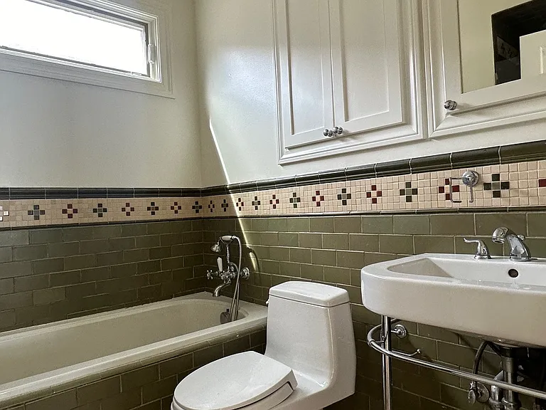 11 Southwood Dr — Photo 13