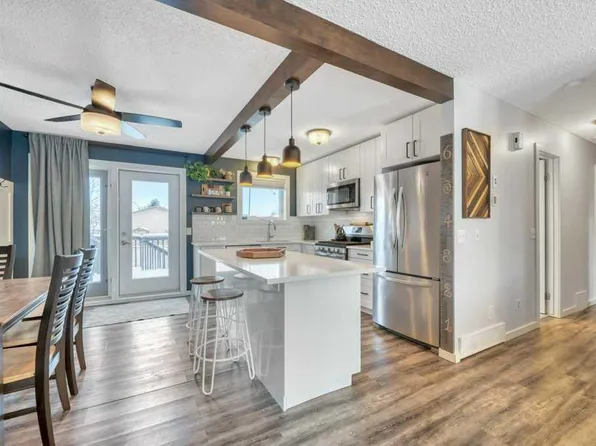 107 W Park Rd, Strathmore, AB T1P 1H7