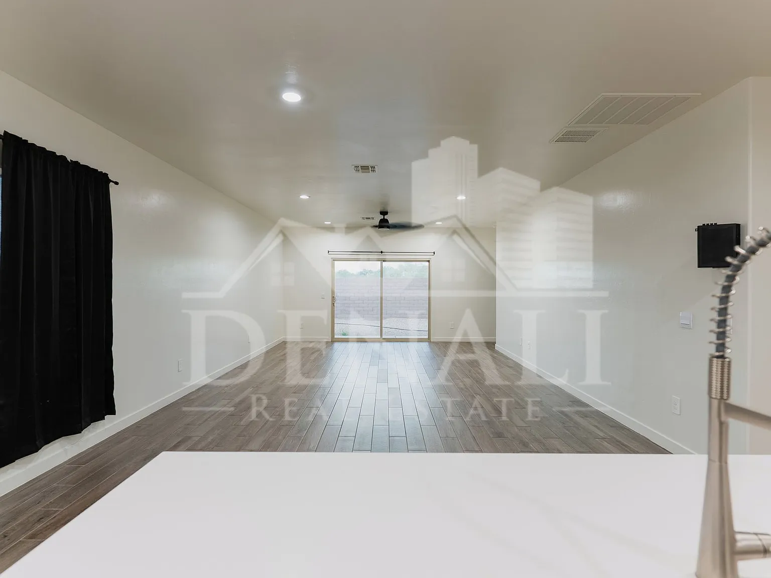 4 bed, 2.0 bath, 1815 sqft, $2,195 — Photo 3