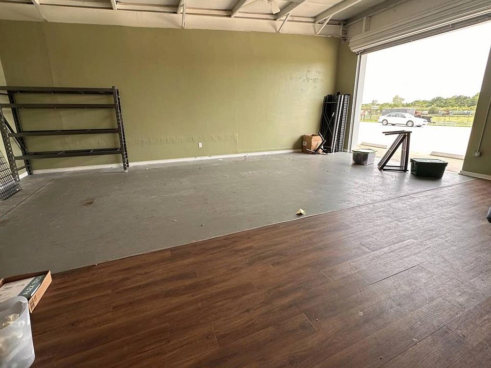 2nd image of 10415 Old Manchaca Rd