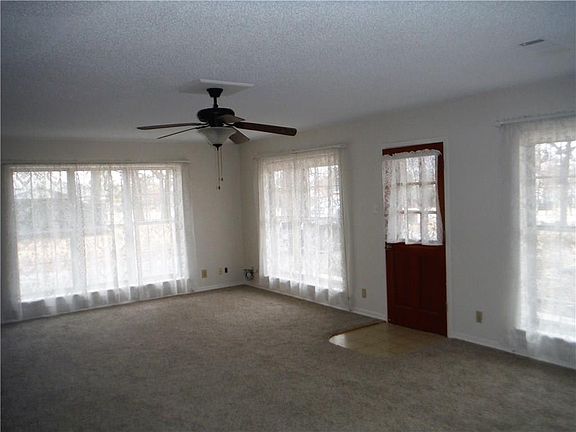 5th image of 258 Cayuga Trl