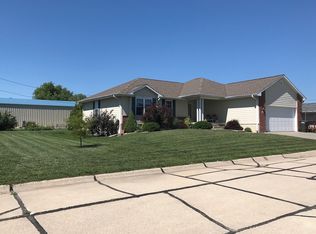 540 Mada St, Hallam, NE 68368