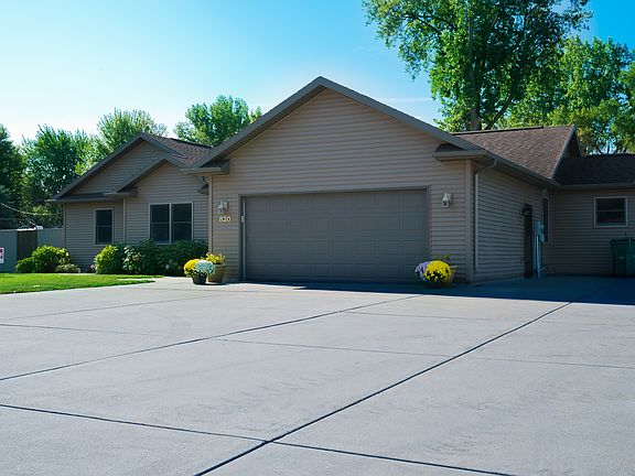 3rd image of 830 Shady Shore Dr