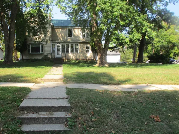 608 La Valle St, Reedsburg, WI 53959