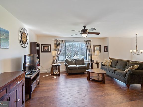 5th image of 366 Field Lily Ct