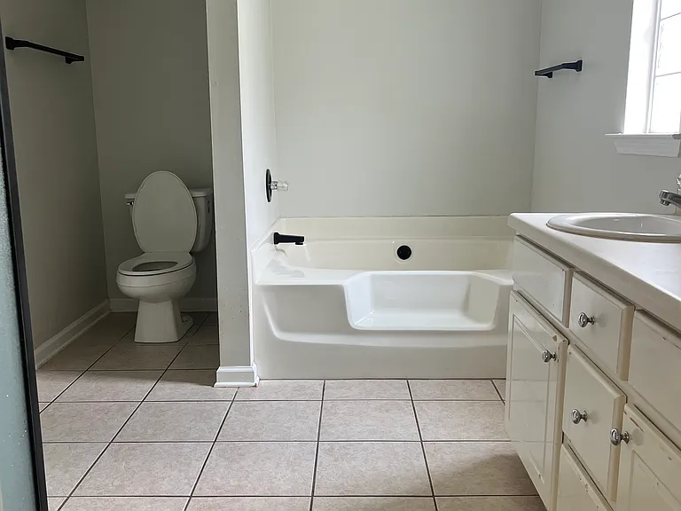 412 Fulton Dr — Photo 13