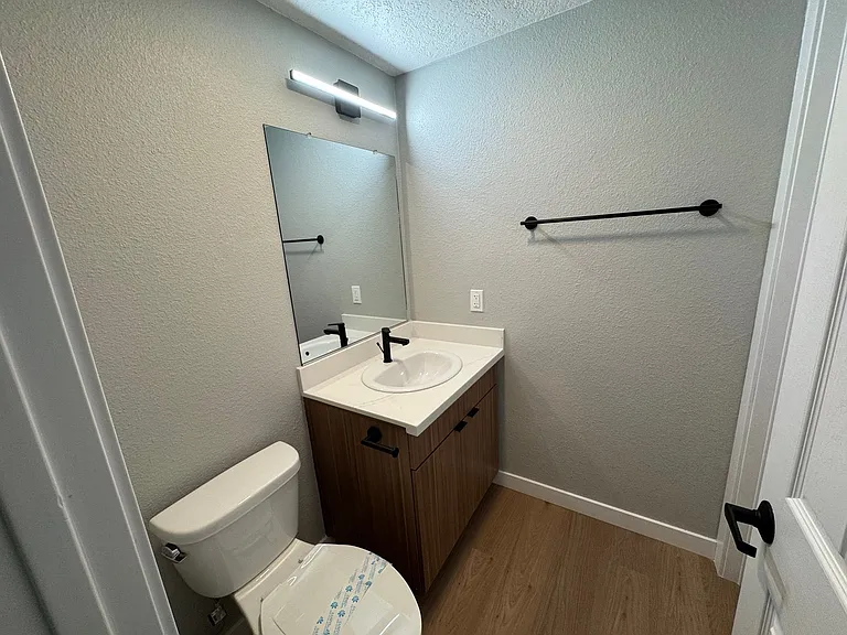 Villa Del Sol Apartments — Photo 95