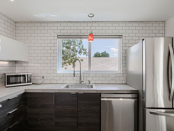 5th image of 3061 Redstone Ln