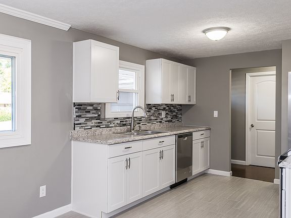 5th image of 5944 Bavaria Pl