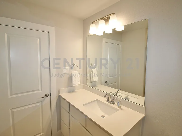 218 Mockingbird Dr — Photo 10