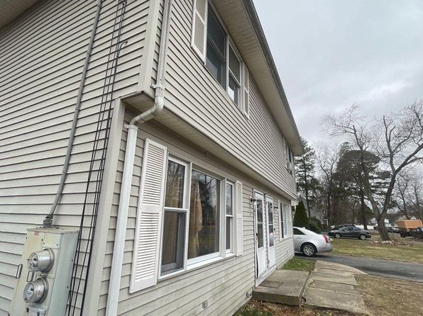 65 Wisteria St