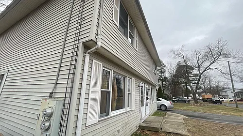 65 Wisteria St Photo 1