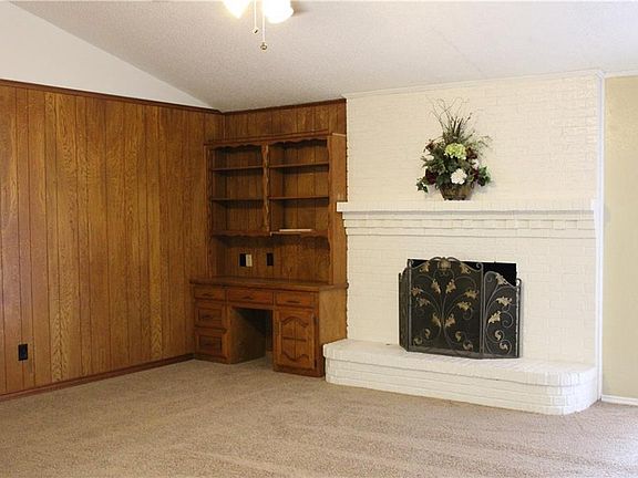 5th image of 213 Amber Ln