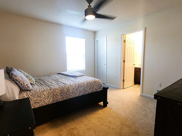 37 Temple Dr — Photo 19