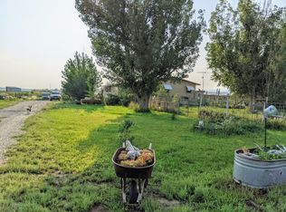 1040 Cowboy Mine Rd, Thermopolis, WY 82443