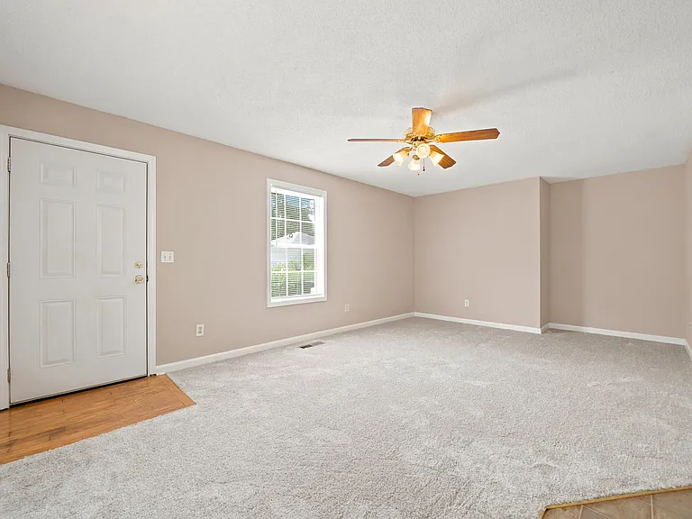 86 Hanna Dr — Photo 9
