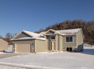 2081 Hadley Hills Dr NE, Rochester, MN 55906
