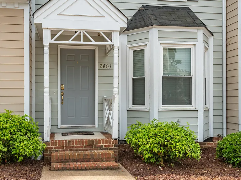 2803 Sterling Park Dr — Photo 2
