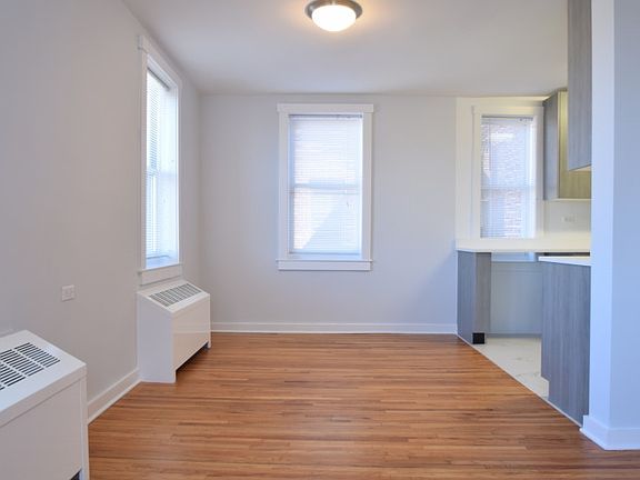 Pelham Parkway Tower - Alcove - D Line (Mat)