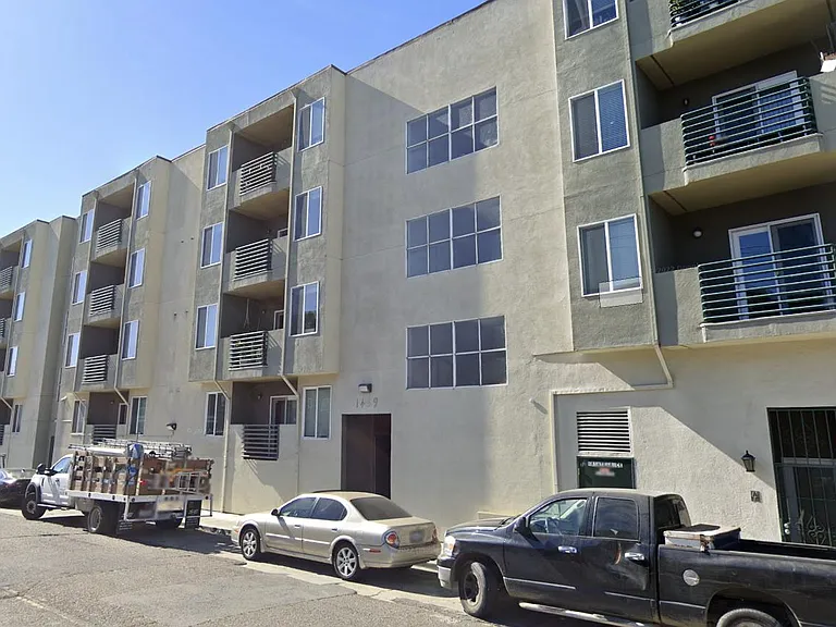 Diamond Terrace — Photo 33