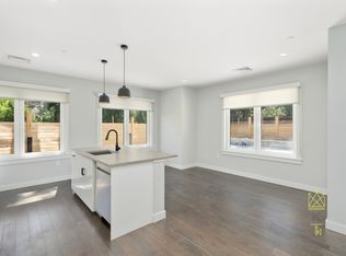 54 Auburn St #100, Brookline, MA 02446