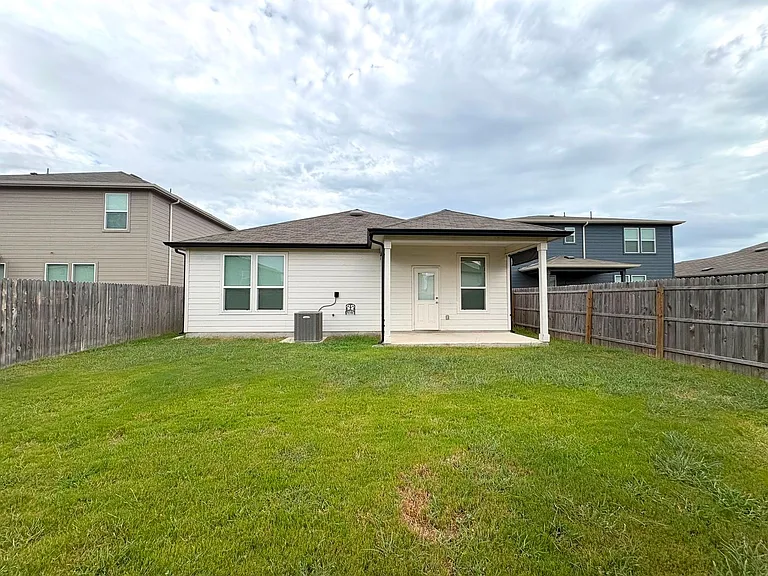 10223 Crossbuck — Photo 17