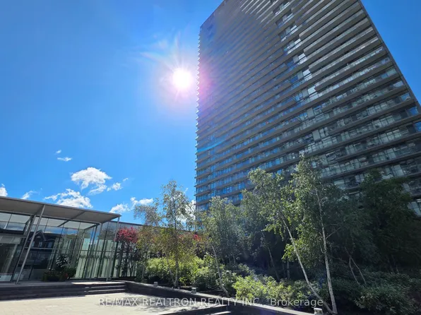 105 The Queensway #607, Toronto, ON M6S 5B5