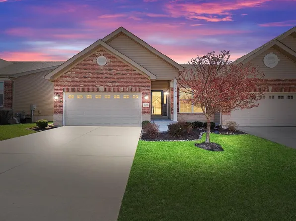 16120 Amber Vista Dr, Ellisville, MO 63021