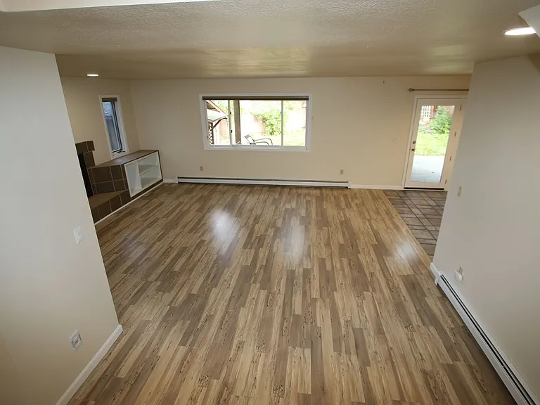 5941 Keyann Cir — Photo 22