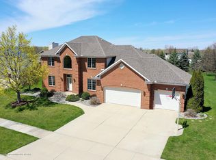 911 Woodbury Dr, Grand Ledge, MI 48837