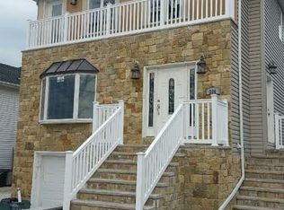 366 Ridgewood Ave, Staten Island, NY 10312