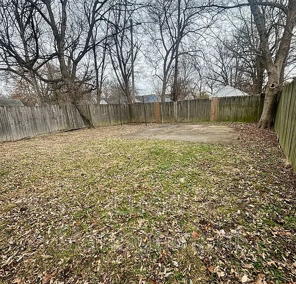 4015 Parthenia Ave — Photo 2