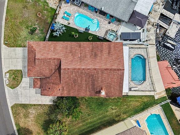 3rd image of 6340 Spoonbill Dr