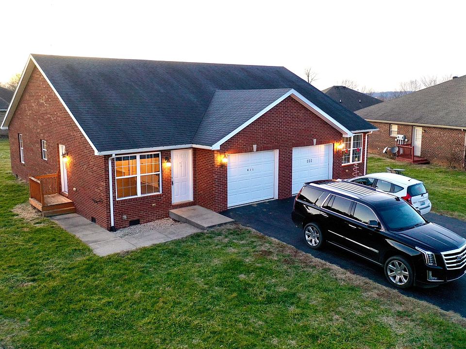 1st image of 809 Cobbler Ln E