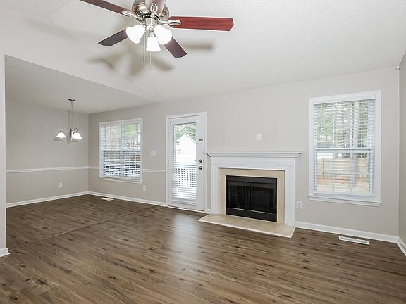 5th image of 240 Wood Green Dr